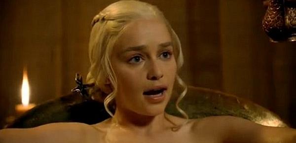  Emilia Clarke Game of Thrones S03 E08